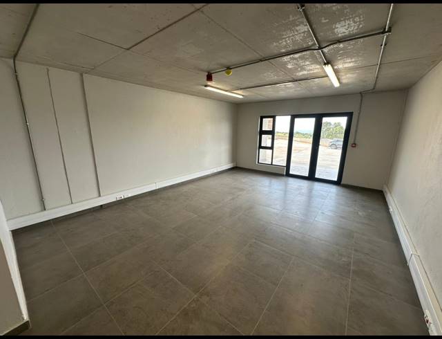 1,231M² WAREHOUSE TO LET IN LANSERIA